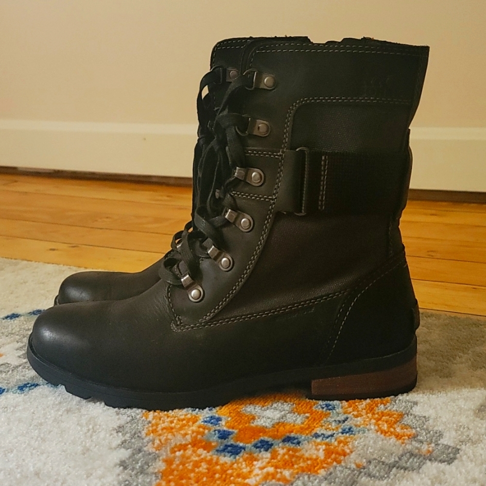 Womans Sorel Boots Size 8